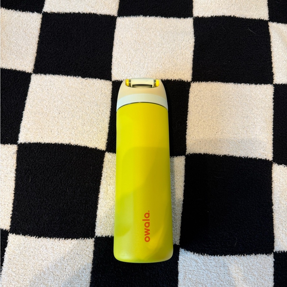 Owala Freesip bottle 24oz